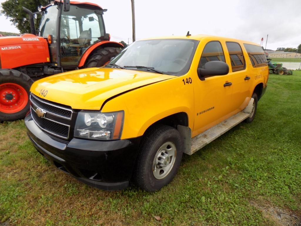 2008 Chevrolet Suburban, 4WD, 8 Pass., Yellow, 6.0 V8 Gas Eng, Auto Trans.