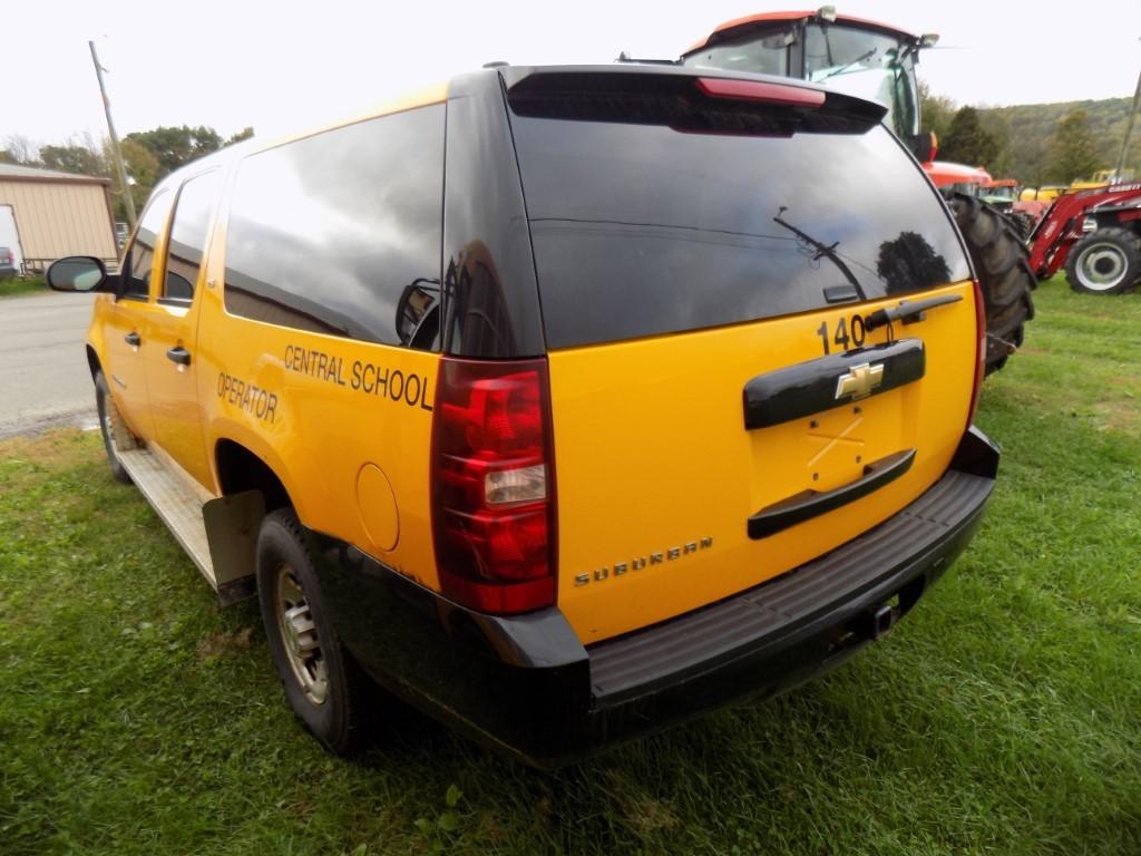 2008 Chevrolet Suburban, 4WD, 8 Pass., Yellow, 6.0 V8 Gas Eng, Auto Trans.