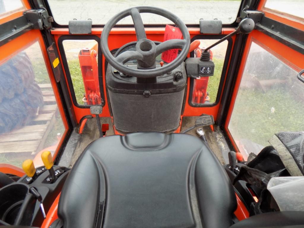 Kubota BX2370 Compact, LA243 Loader, 60'' Deck, Hyrdo, 4WD, 3PT, 540 PTO, E