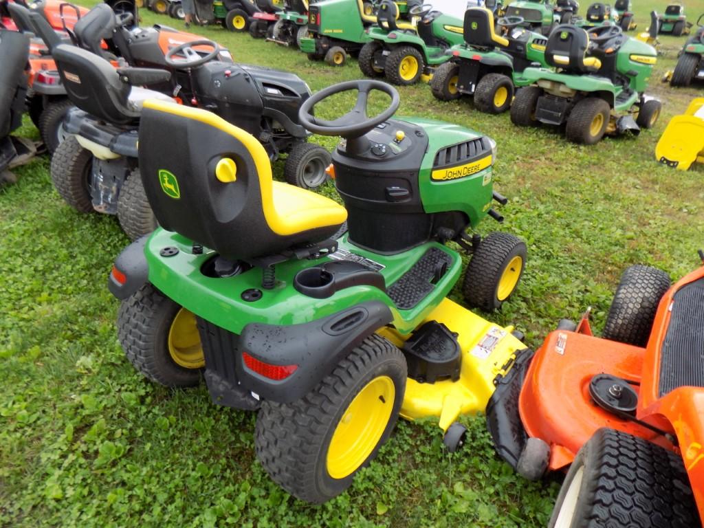 JD D170 Garden Tractor w/54'' Deck, Hydro, 152 Hrs, Like New
