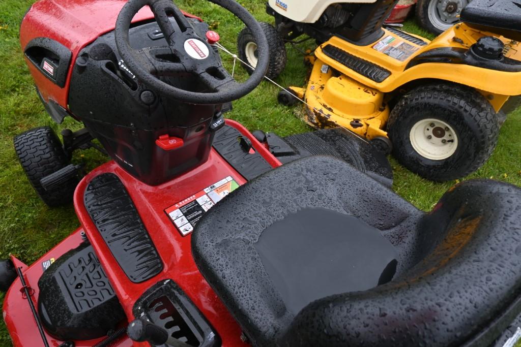 Craftsman YTS-4500 Lawn Tracotr w/ 54'' Deck, Hydro, 557 Hrs. (Can) (6043)