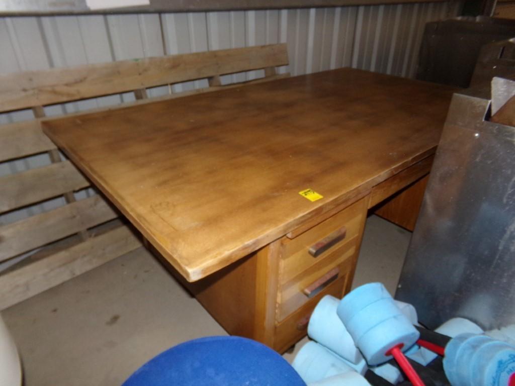 7 Drawer Oak Executive Desk (#2993)
