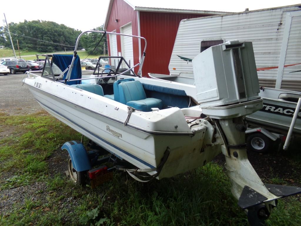 Rinker Built Open Bow Fiberglass Boat, Console Controls, Chrysler 105 Outbo