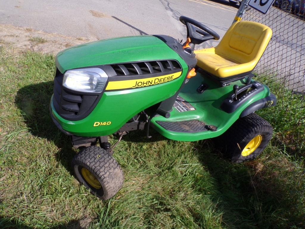 John Deere D140 Lawn Tractor (NO DECK) Low (6074)