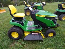 John Deere S220 Riding Mower w/42'' Accel Deep Deck, 22 HP Briggs & Stratto