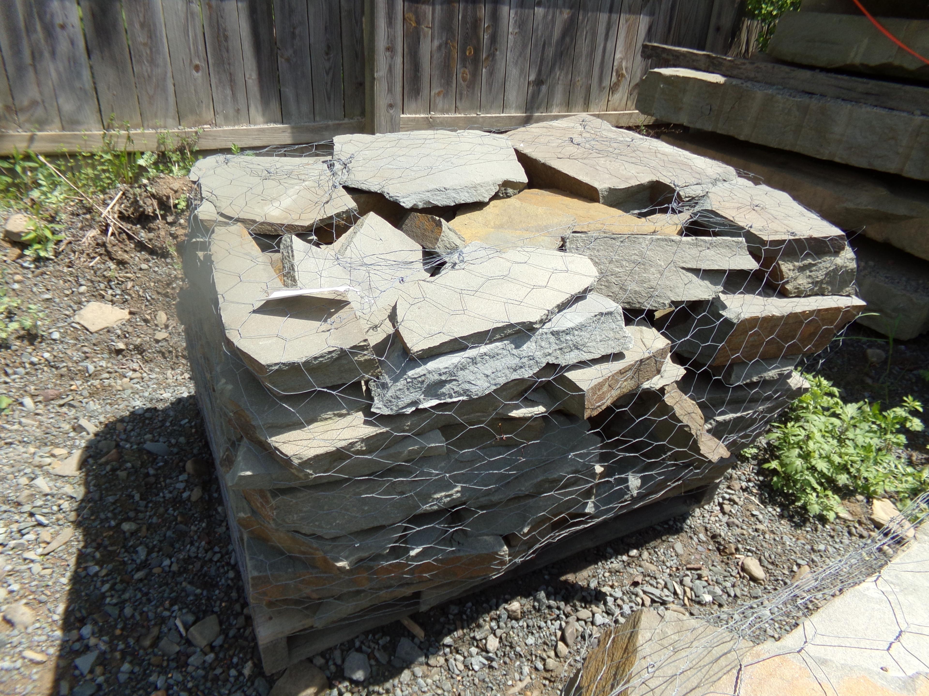 Heavy Colonial Wall Stone, Sold by the Pallet