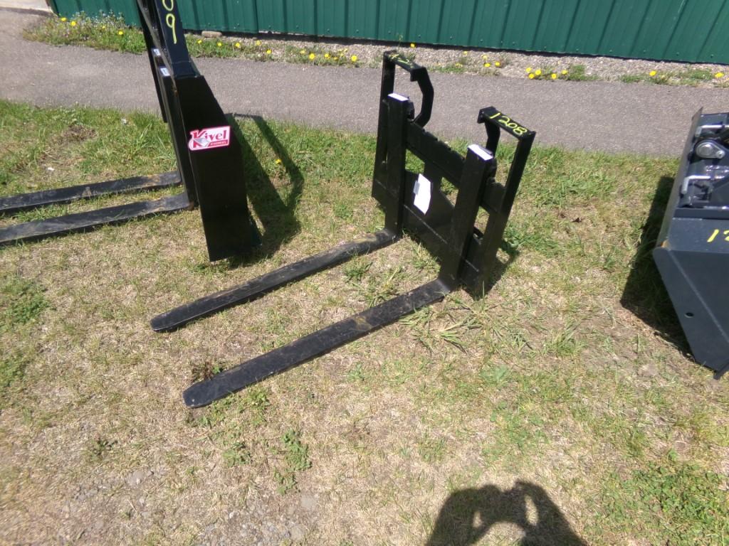 New Narrow Quick Hitch Pallet Fork, M/N SSPE  (4616)
