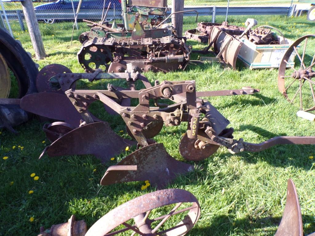 John Deere 2x Plow Attachment (6603)