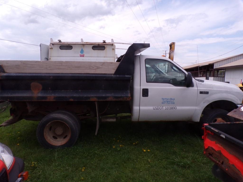 2004 Ford F550 Reg. Cab Dump Truck, 4 WD, Auto, Gas, EZ-V Plow by Fisher, V