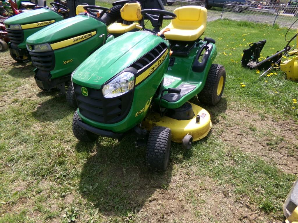 John Deere E100 Riding Mower w/42'' Deck, 19.5 Hp. Engine, 68 Hours, s/n 11