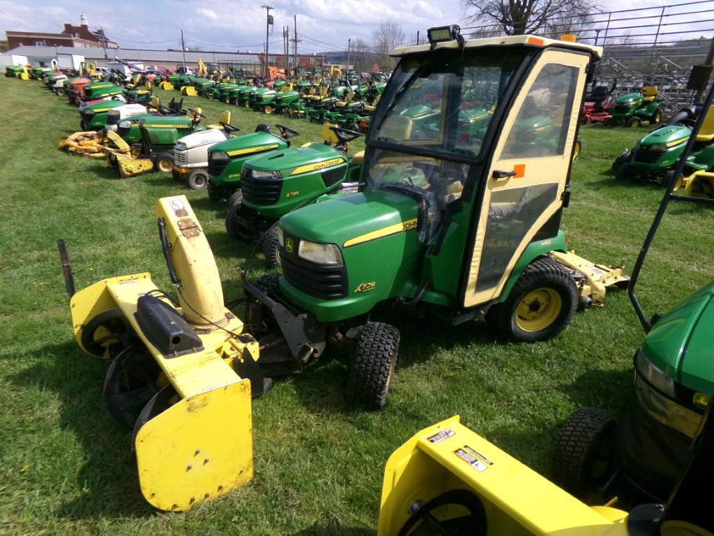 John Deere X729 Ultimate 62''  Deck, 4 x 4, 1587 Hrs., 54'' Snow Blower, Hy