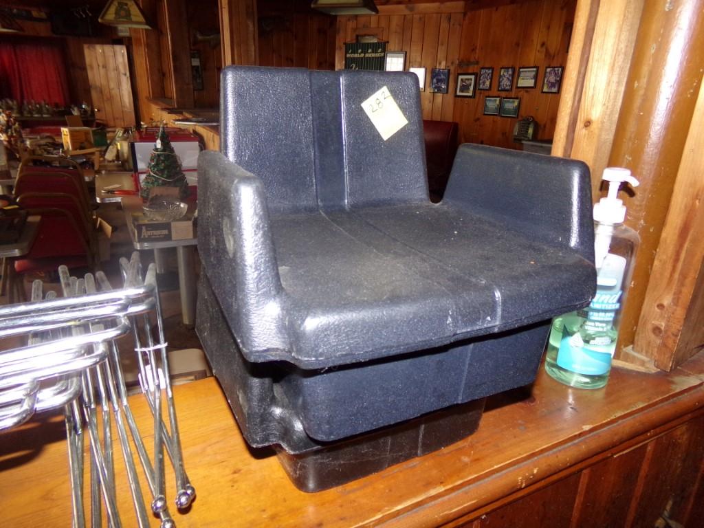 (2) Booster Seat( 2 xs Bid Price)