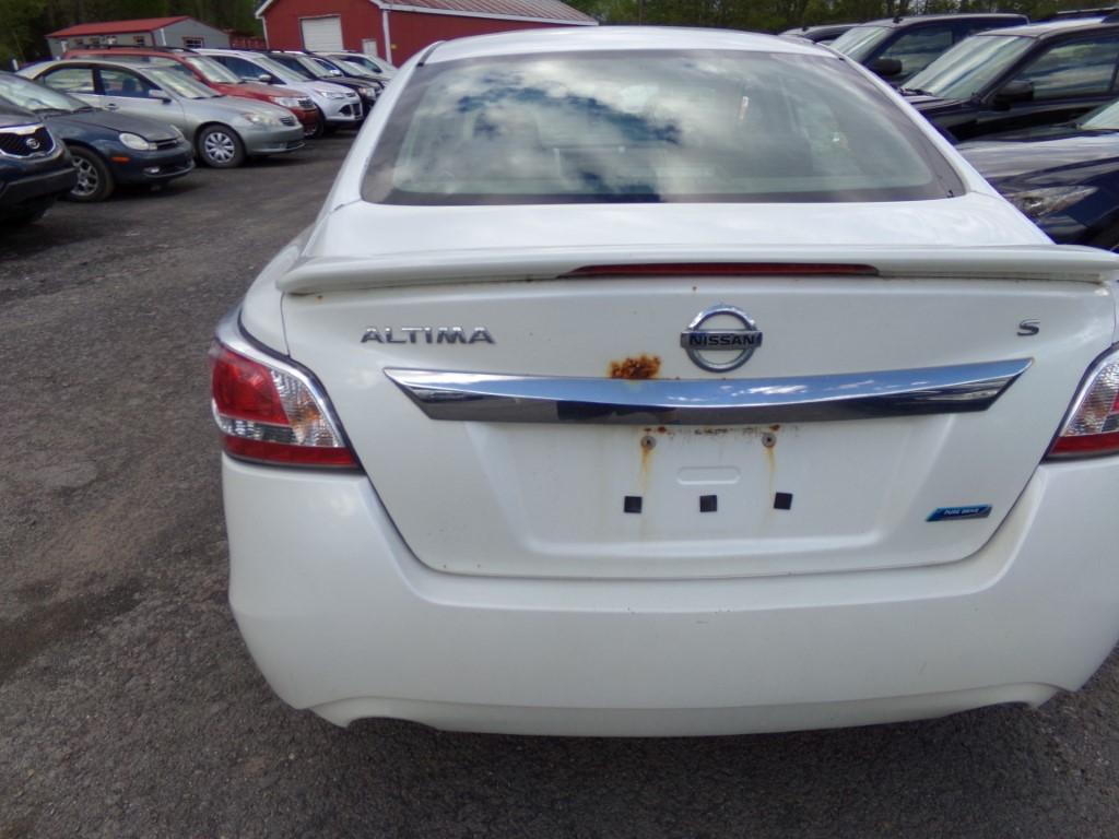 2014 Nissan Altima, 4 DSN, White, Auto Trans., 139,065 Miles, VIN#: 1N4AL3A