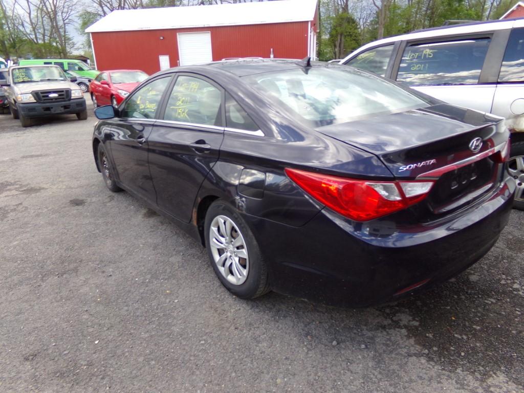 2011 Hyundai Sonata, 4 DSN, Auto Trans, Black, PW,PL, Check Engine Light On