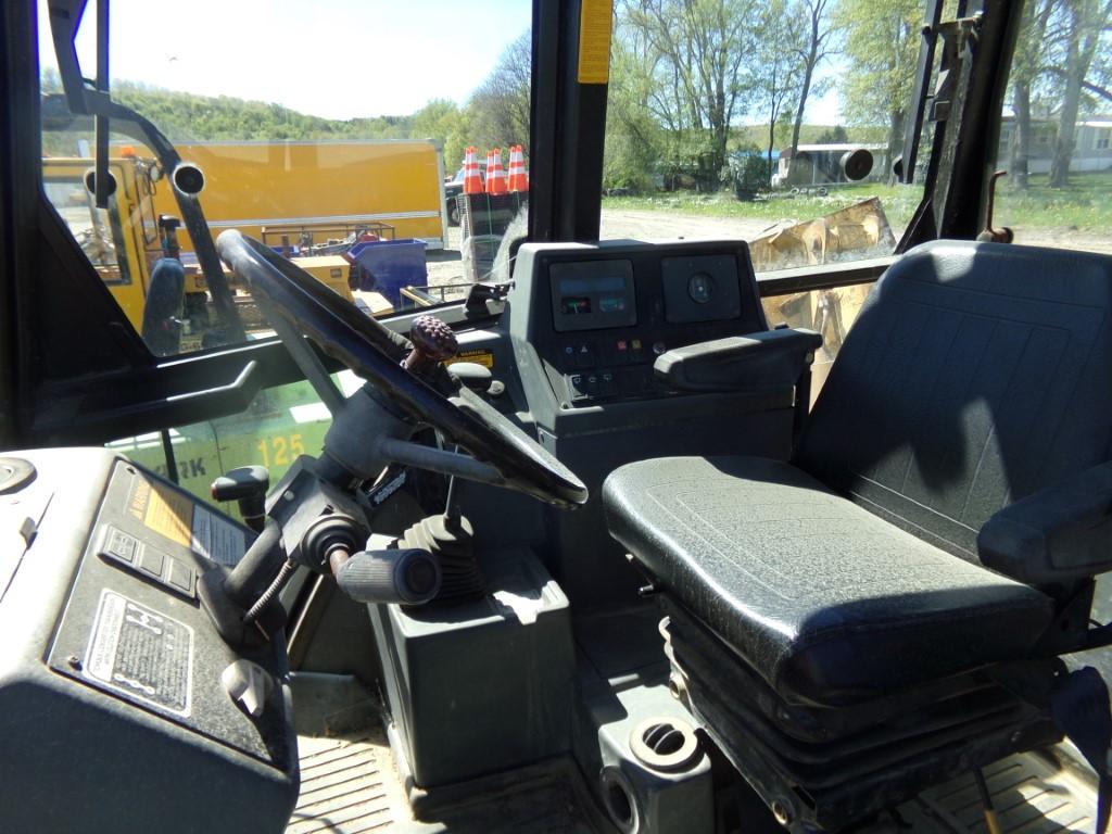 Ford 455C Backhoe with 88'' Loader Bucket and 24''  Backhoe Bucket, Model S