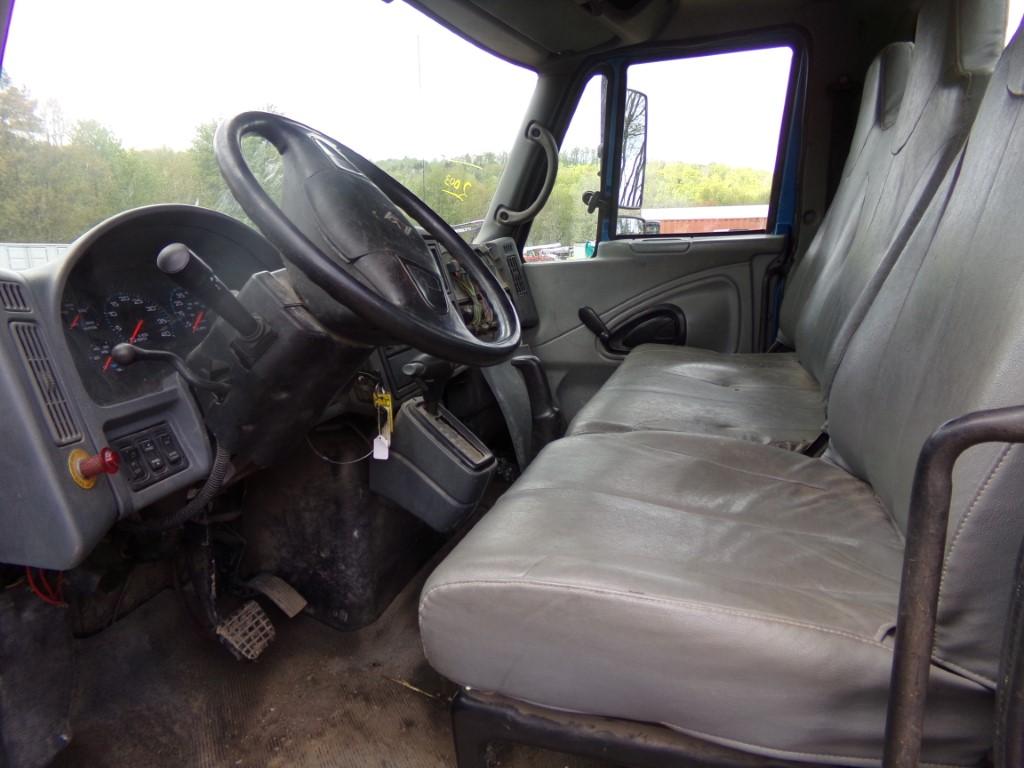 2004 International 4300 Cab and Chassis, Auto, DT466 Eng, Auto Trans,, Sing