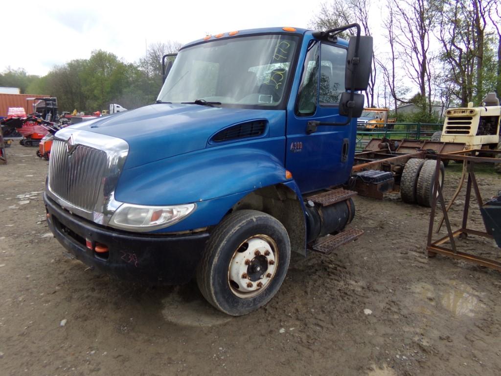 2004 International 4300 Cab and Chassis, Auto, DT466 Eng, Auto Trans,, Sing