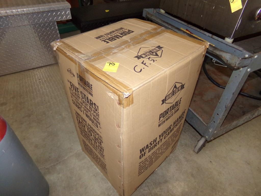 New 4.5 Gal. Hike Crew Portable Outdoor Sink with Waste Tank, New In Box