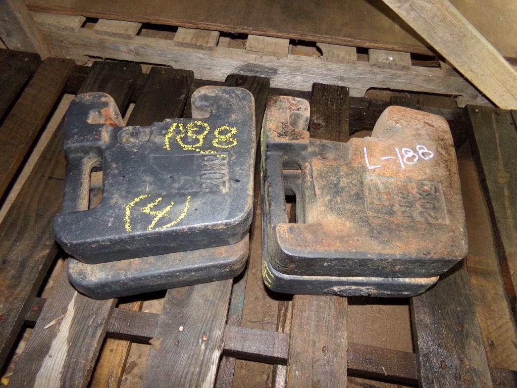 (4) Case IH Front Weights, 20 Kg. Each (4 X Bid) (512)