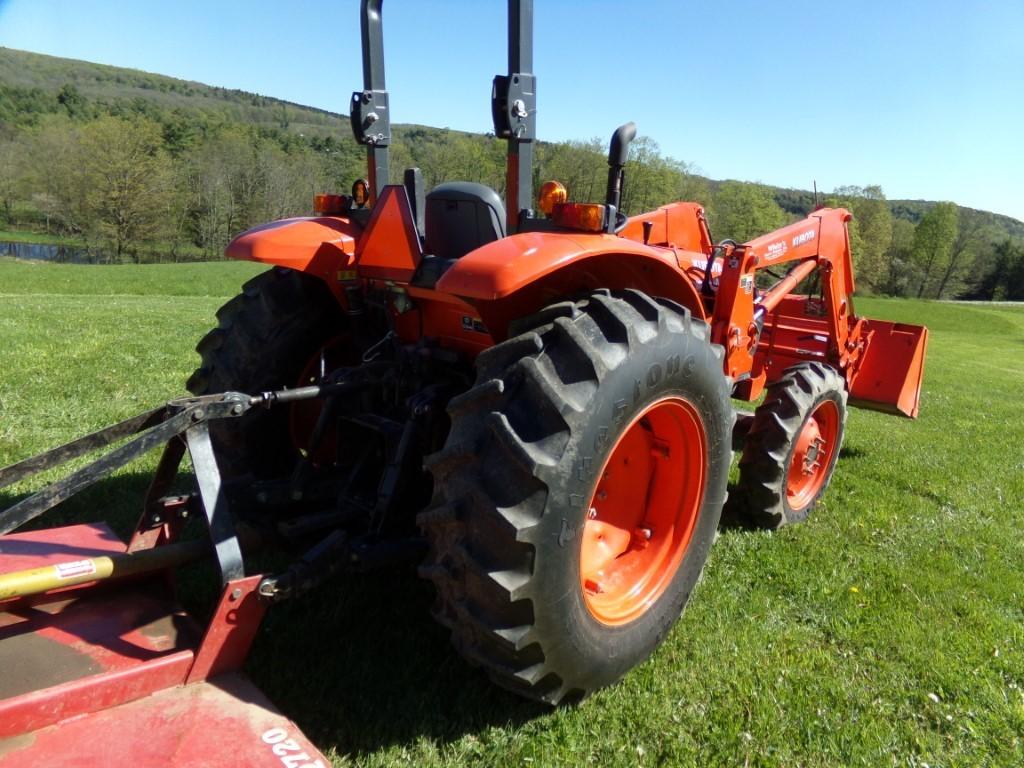 Kubota M6060, 4X4, Hydro Shuttle, 4X4, With LA1154 Loader, With 72'' M1811