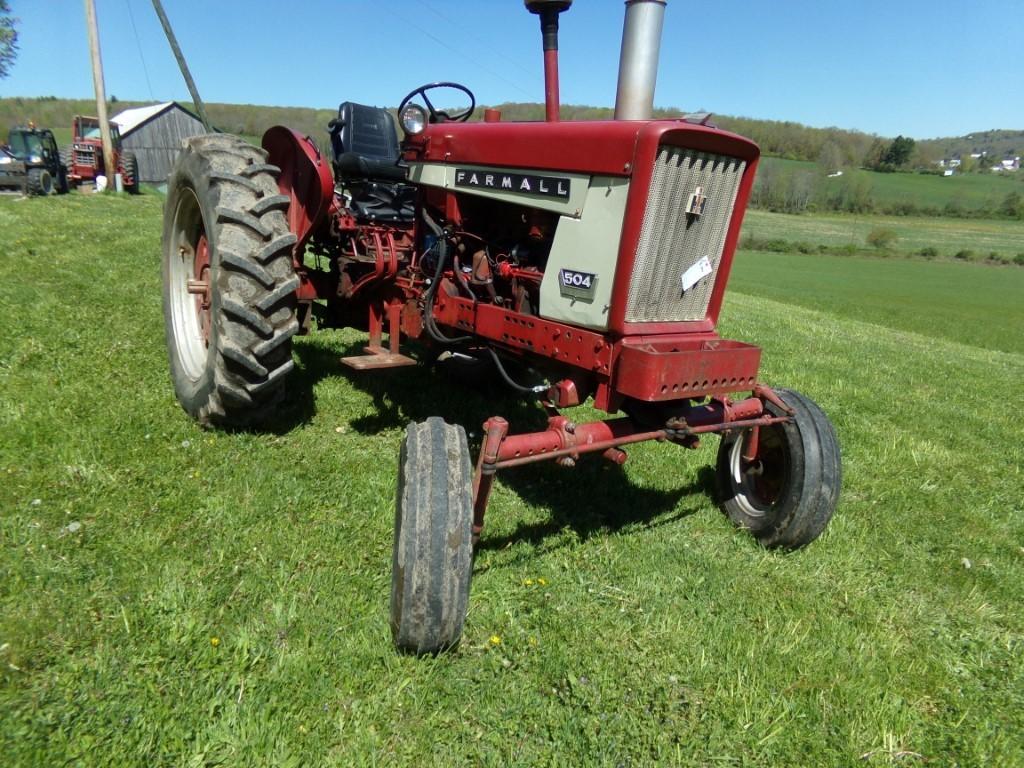 McCormick Farmall, 504, Gasoline, 12 Volt, 1 Set Remotes, Quick Hitch With