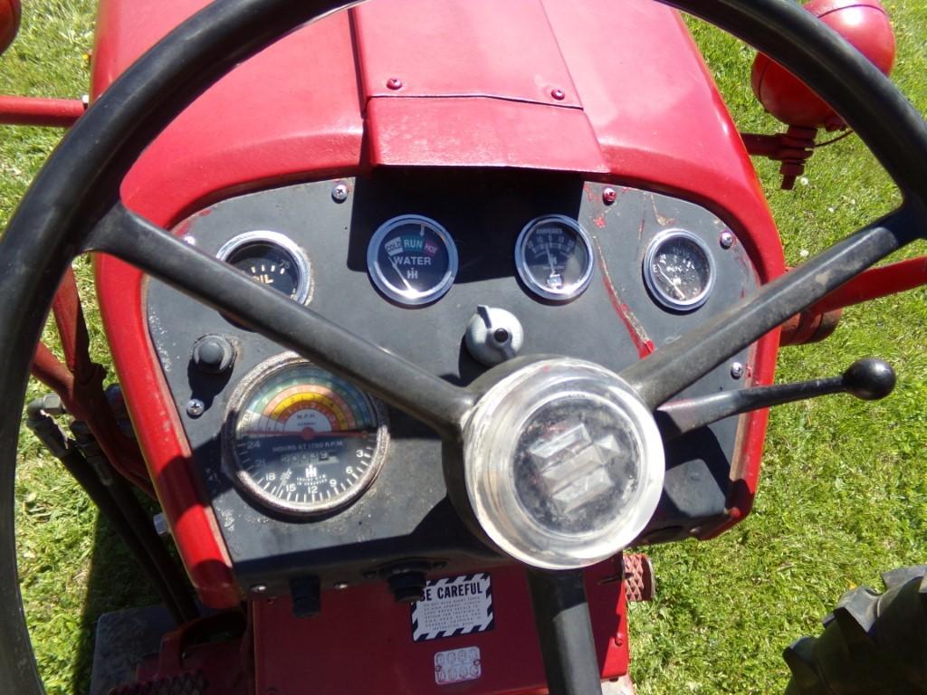 McCormick Farmall 340, Tri-Cycle, Power Steering, Gas, Quick Hitch With Dra
