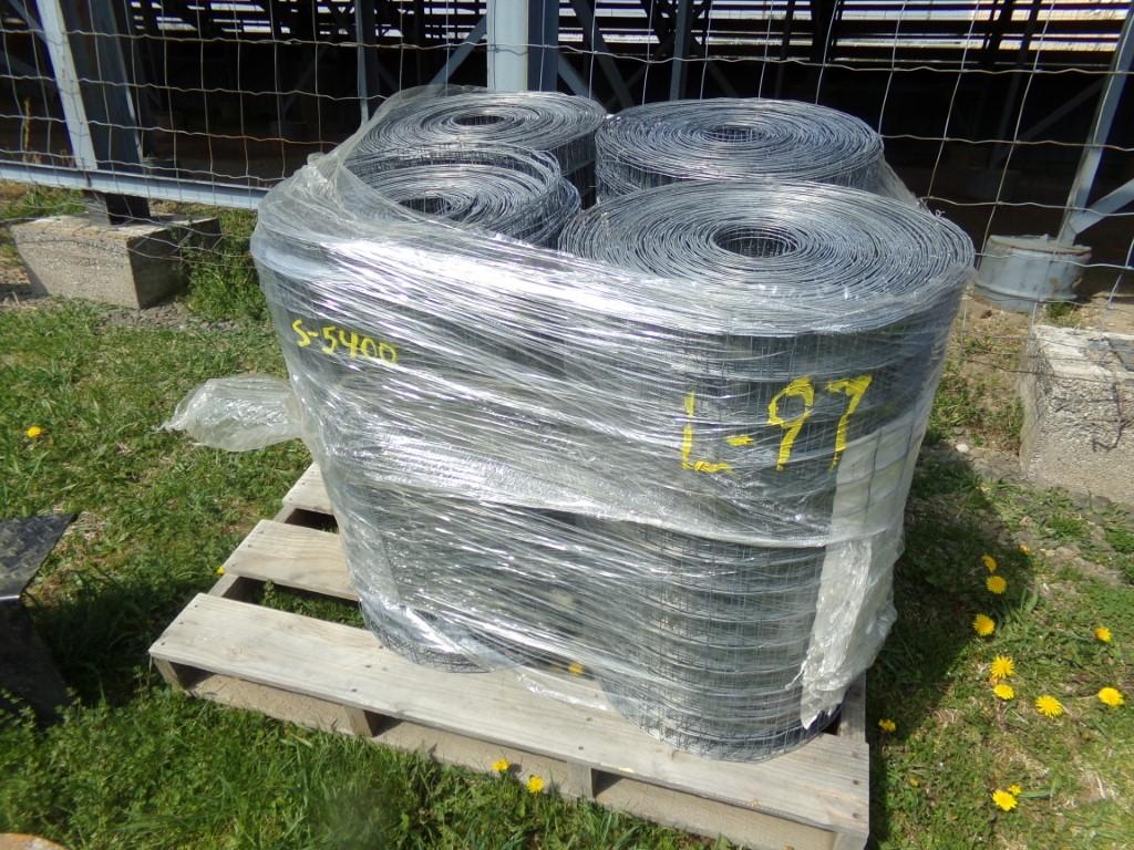 (4) Rolls of Fencing (5400)
