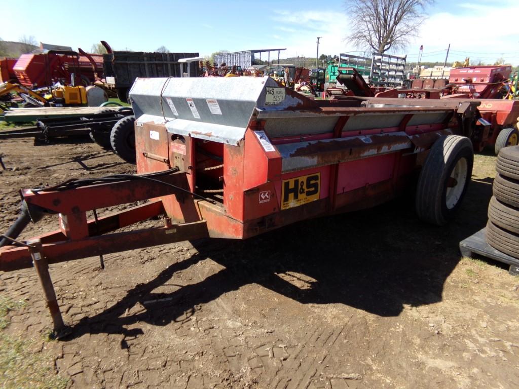 H and S Model 270 Rear Discharge Manure Spreader (5850)