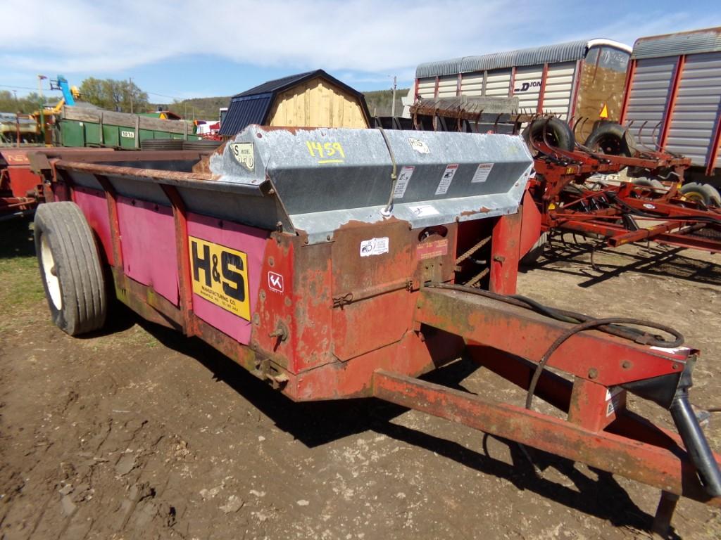 H and S Model 270 Rear Discharge Manure Spreader (5850)