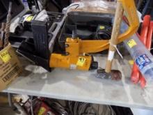 Bostitch Hardwoor Flooring Air Nailer w/Hammer