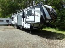 2015 Forest River Thunderbolt XLR 5th Wheel Toy Hauler RV, VIN#: 4X4FXLR35F