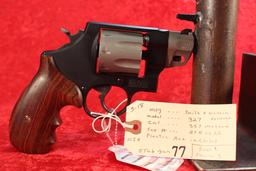 SMITH & WESSON NIGHT GUARD, MOD. 327, CAL. 357 MAG REVOLVER