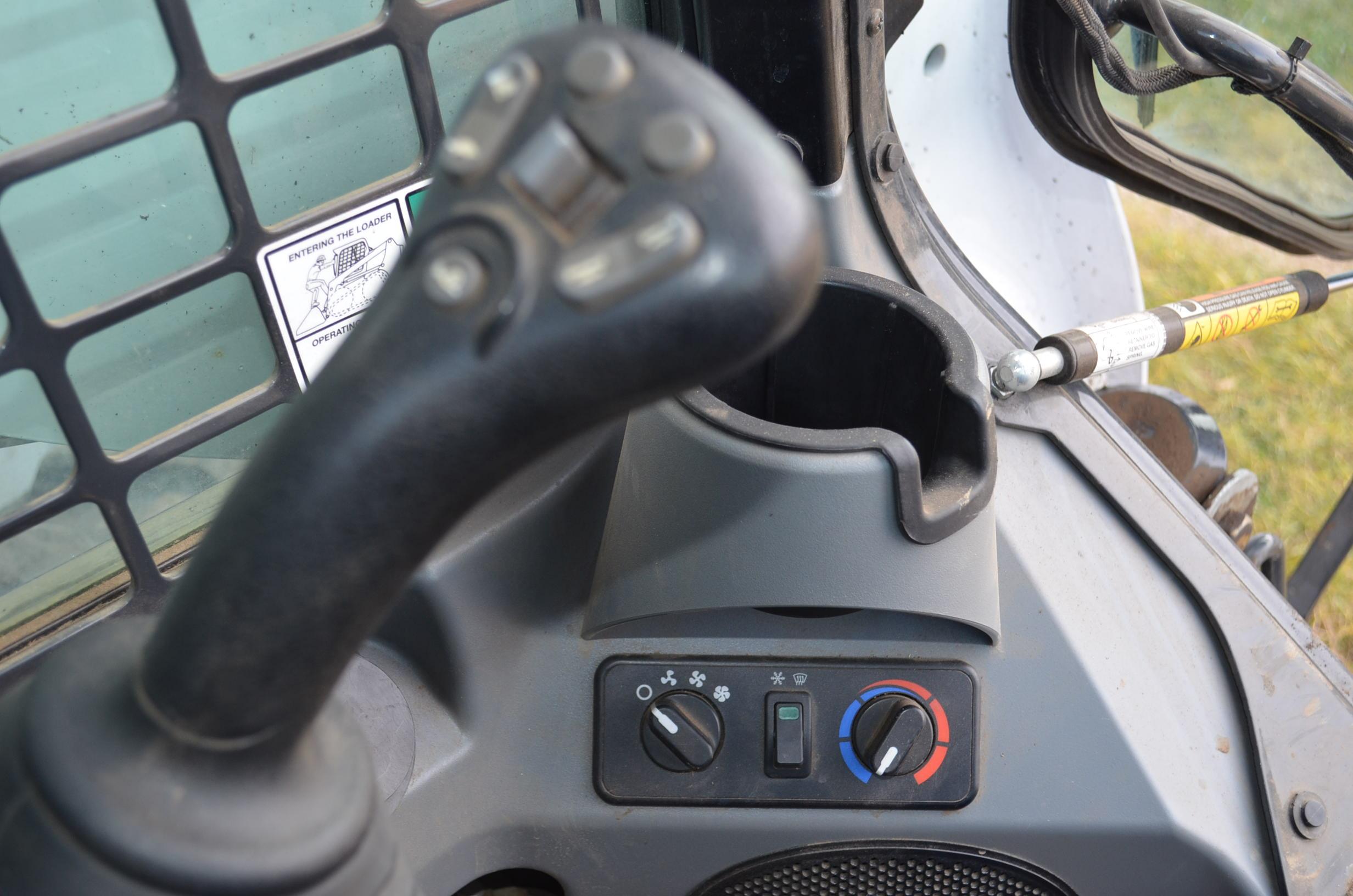 2015 Bobcat S 650 Skid Steer