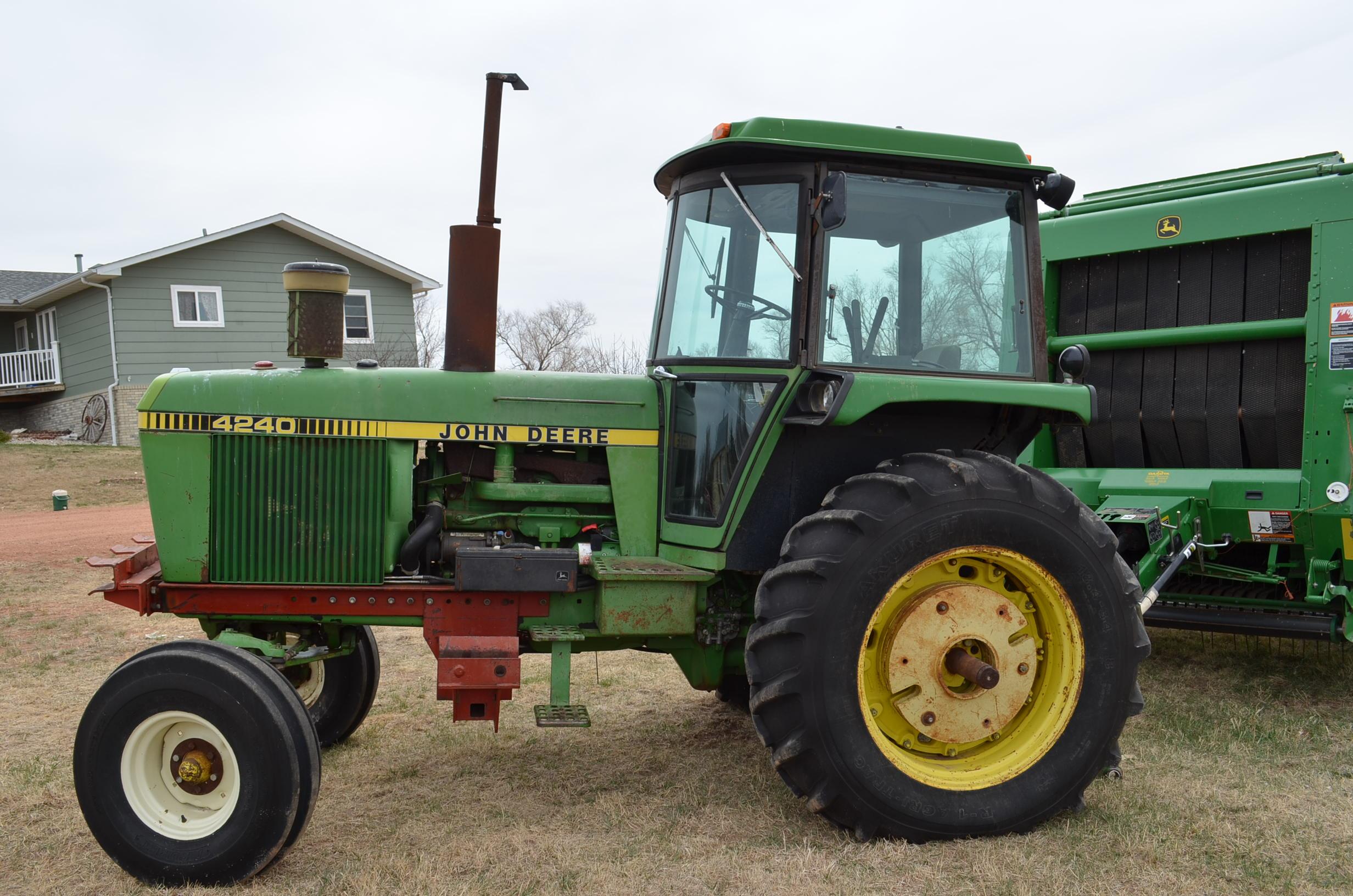 1979 JD 4240 2WD Tractor