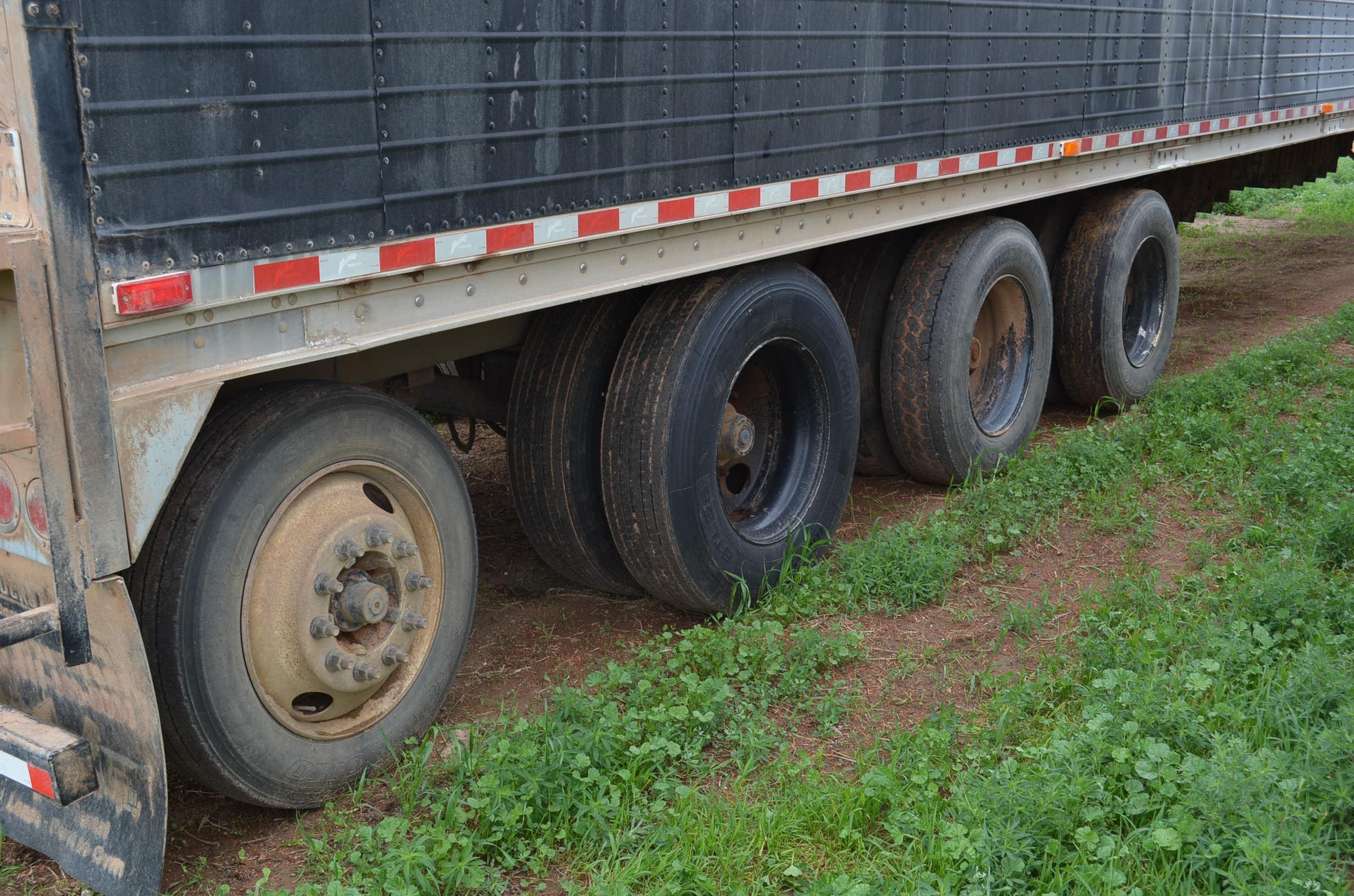 2006 Wilson 53ft. Live Bottom Semi Trailer