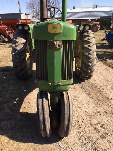 1959 John Deere 630 tractor S.#6311550 w/P.S. n. fr., flat top fenders.