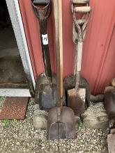 7 Short Handled Shovels & Pitchfork