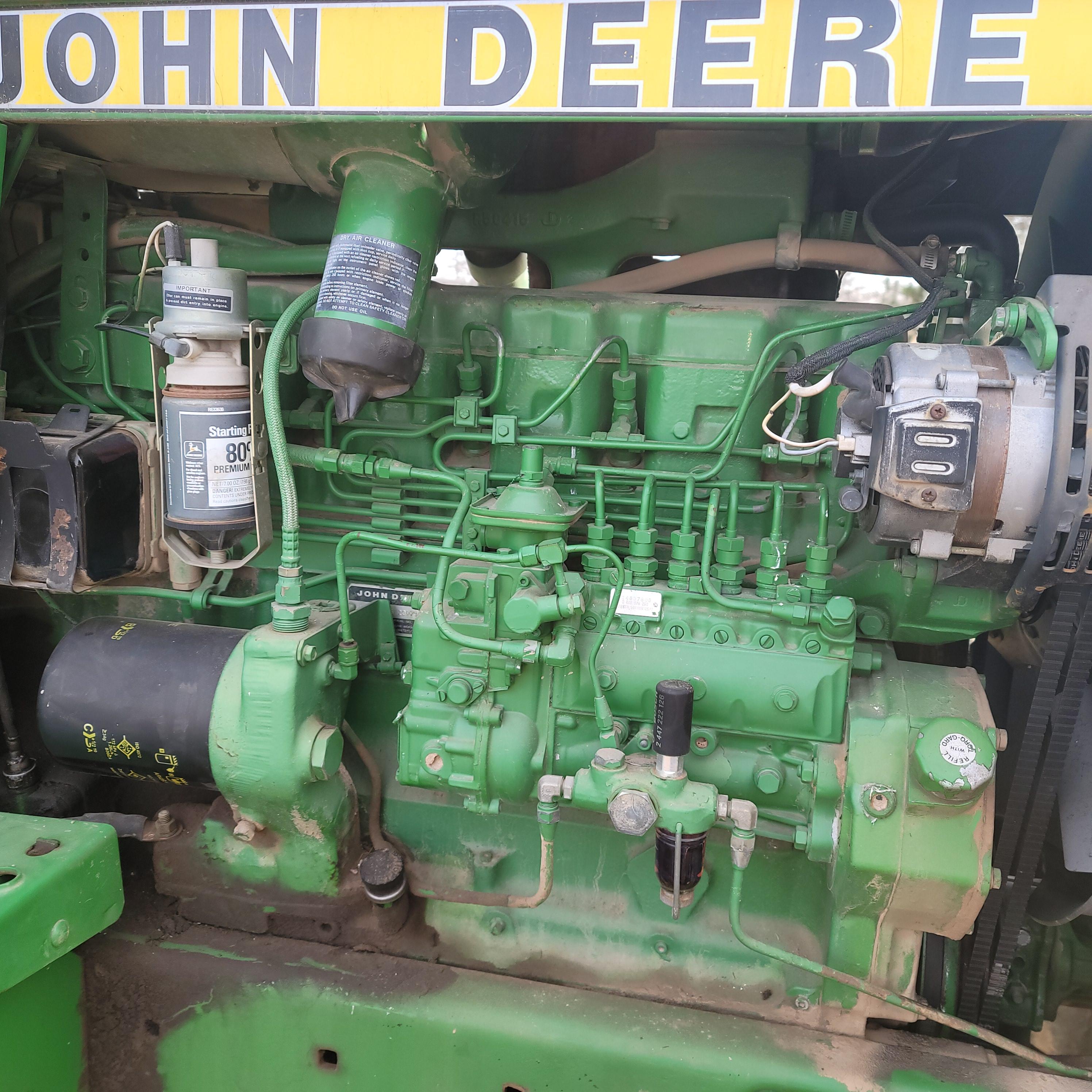 John Deere  4440