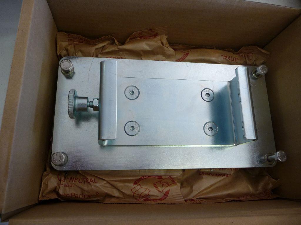 (2) BMW TOOLS 83 30 2 452 089 AND 83 30 2 414 994