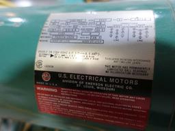 (1987) KUAL INC. (PETULUMA, CA.) DOUBLE END MITER SAW,