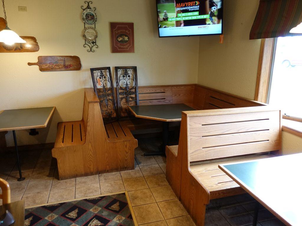 (1) CORNER BOOTH WITH (2) OUTSIDE BOOTHS,