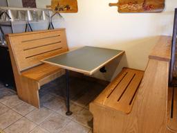 (1) CORNER BOOTH WITH (2) OUTSIDE BOOTHS,