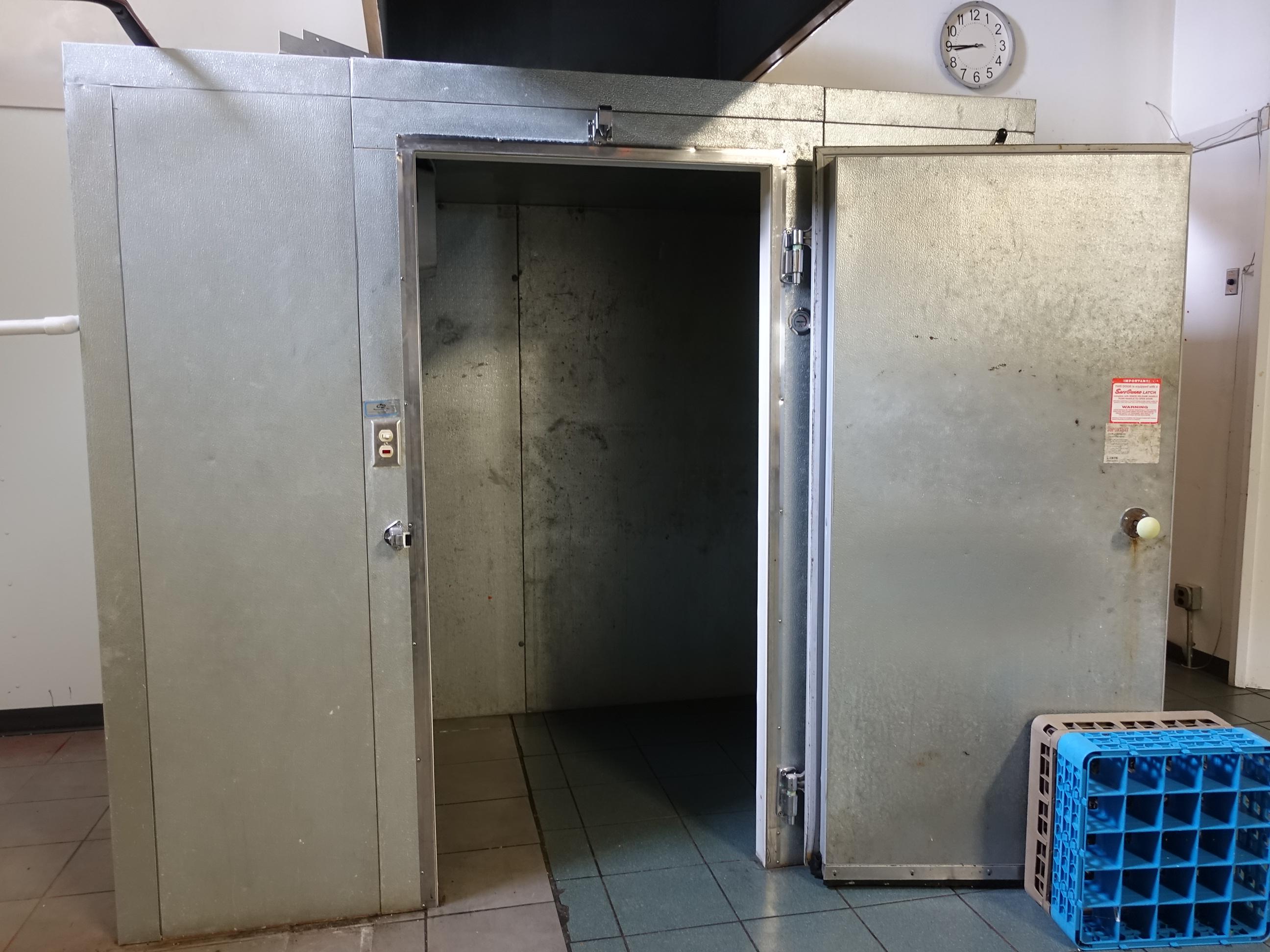 CROWN TONKA 5'X8' WALK IN COOLER