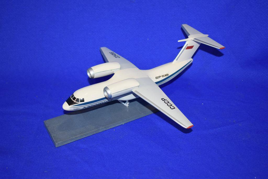 (2) MODEL AIRPLANES, BEECH AEROFLOT ANTONOV AN-72 AND