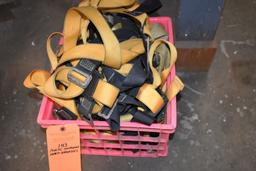 PLASTIC CONTAINER WITH SAFETY HARNESSES
