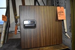 HOTPOINT MINI REFRIGERATOR, MODEL SSD2CGC WITH BOX