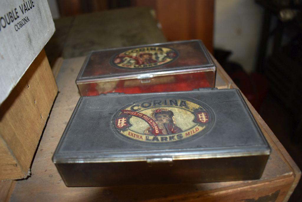 ASSORTMENT OF CIGAR BOXES