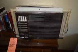 ROYAL SOVEREIN WINDOW AIR CONDITIONER