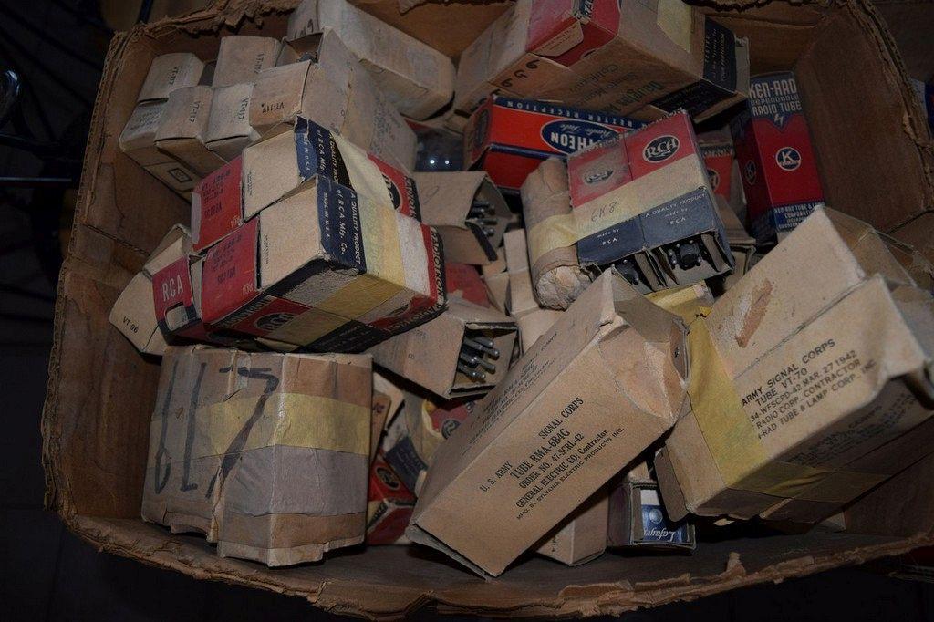 LARGE BOX OF VINTAGE USA ELECTRON TUBES,