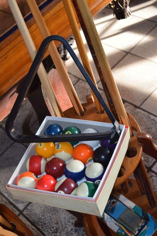 WOODEN POOL CUE HOLDER, INCLUDES, POOL CUES, BALLS